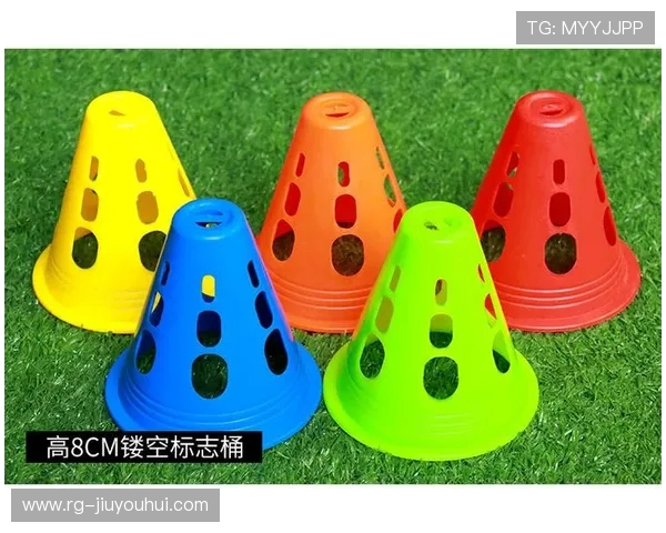 足球基础训练必备器材清单提升技术水平的必选装备与工具解析