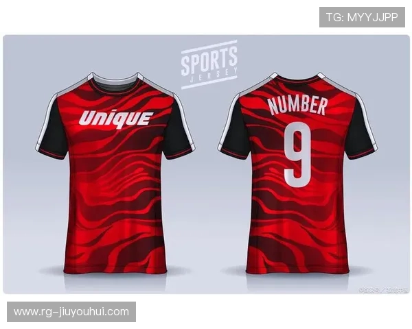 透气性强舒适设计长袖足球球衣助你轻松应对激烈比赛运动表现卓越